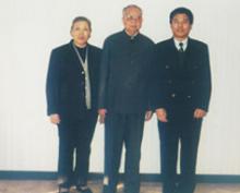 公司總裁與原中共中央主席、中央軍委主席華